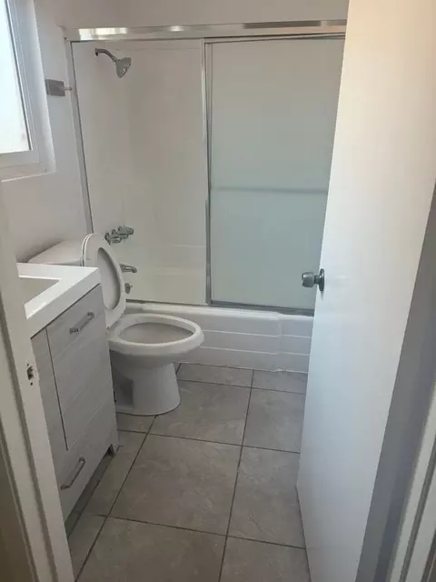 19945 Roscoe Blvd, Winnetka, CA 91306 photo 5