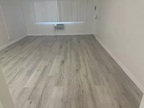 19945 Roscoe Blvd, Winnetka, CA 91306 photo 2