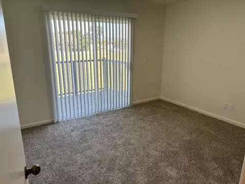 130 S 5th St, Lompoc, CA 93436