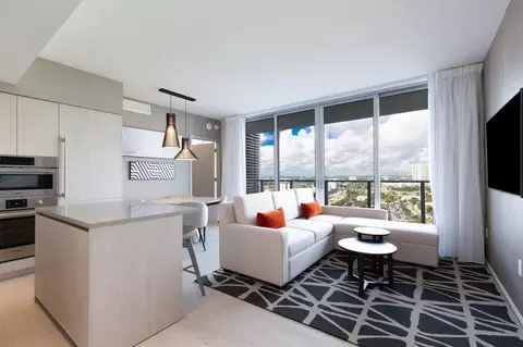 S Ocean Dr, Hollywood, FL 33019