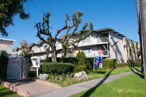 20251 Sherman Way, Los Angeles, CA 91306