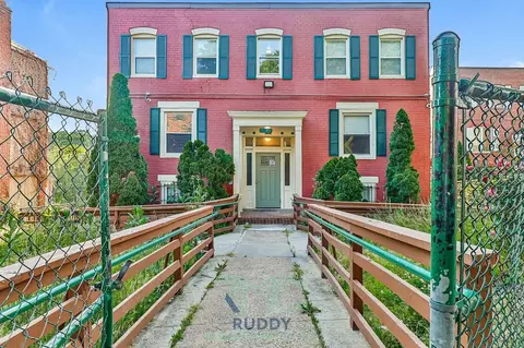 3130 Buena Vista Ter SE, Washington, DC 20020