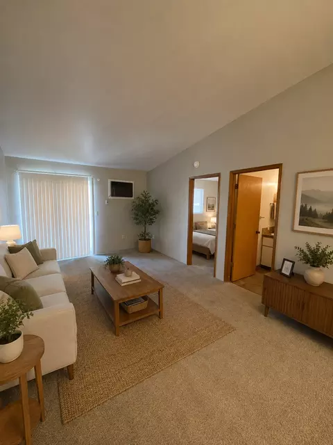 507 S 3rd St, Selah, WA 98942