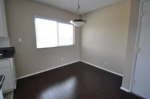 25052 Walnut St, Newhall, CA 91321 photo 8