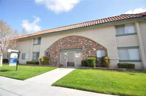 25052 Walnut St, Newhall, CA 91321 photo 16