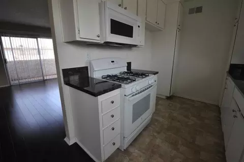 25052 Walnut St, Newhall, CA 91321 photo 5