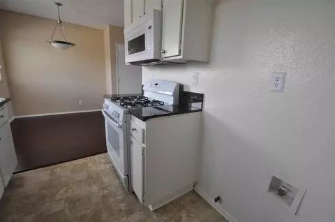 25052 Walnut St, Newhall, CA 91321 photo 7