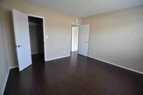 25052 Walnut St, Newhall, CA 91321 photo 10