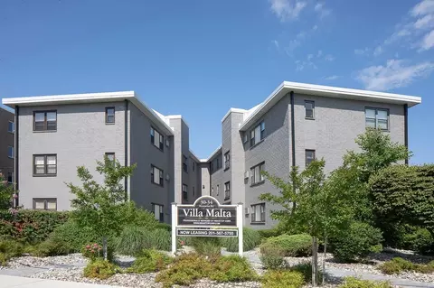 30 Moonachie Rd, Hackensack, NJ 07601