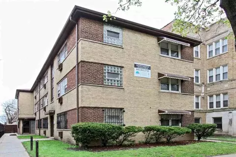 6743 S Oglesby Ave, Chicago, IL 60649