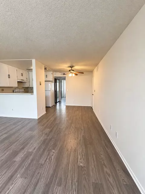15135 Burbank Blvd, Sherman Oaks, CA 91411 photo 5