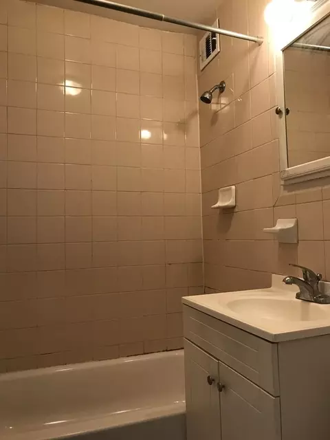 1324 Paterson Plank Rd, Secaucus, NJ 07094