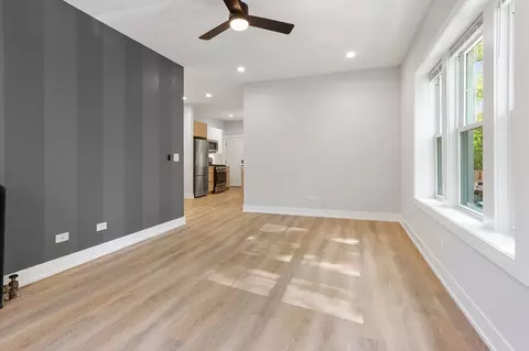 1902 W Morse Ave, Chicago, IL 60626