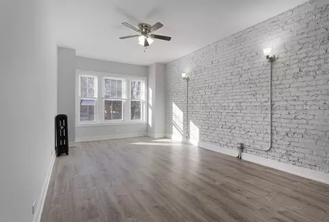 1902 W Morse Ave, Chicago, IL 60626
