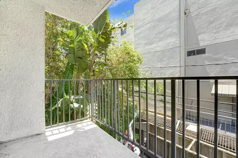 727 Westbourne Dr, West Hollywood, CA 90069