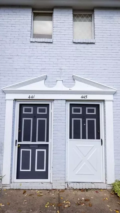 402 Hartford Sq, New Kensington, PA 15068