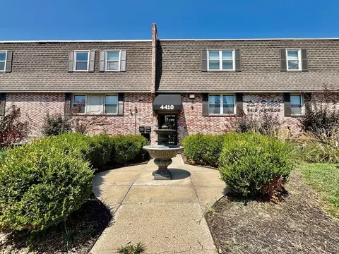 4410 Jarboe St, Kansas City, MO 64111