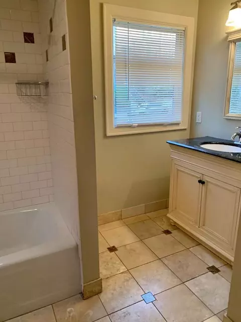 5617 5619 15th Ave NE, Seattle, WA 98105 photo 8