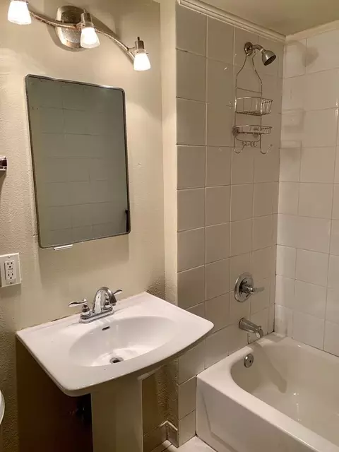 5617 5619 15th Ave NE, Seattle, WA 98105 photo 11