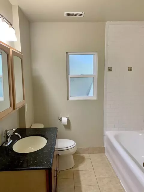 5617 5619 15th Ave NE, Seattle, WA 98105 photo 19