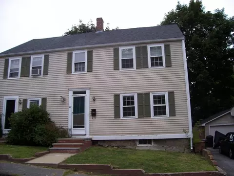 3 Boardman St, Amesbury, MA 01913