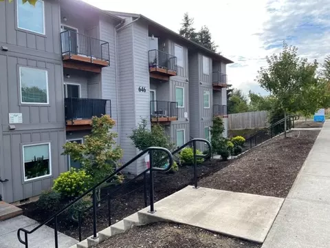 640 River Valley Dr NW, Salem, OR 97304