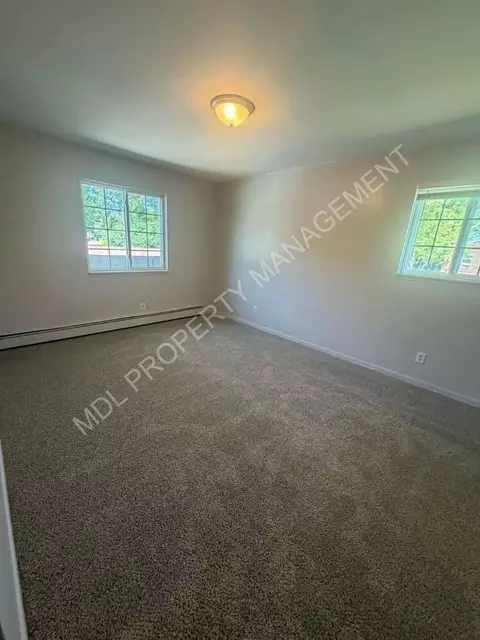 3121 Southfield Dr, Saginaw, MI 48601