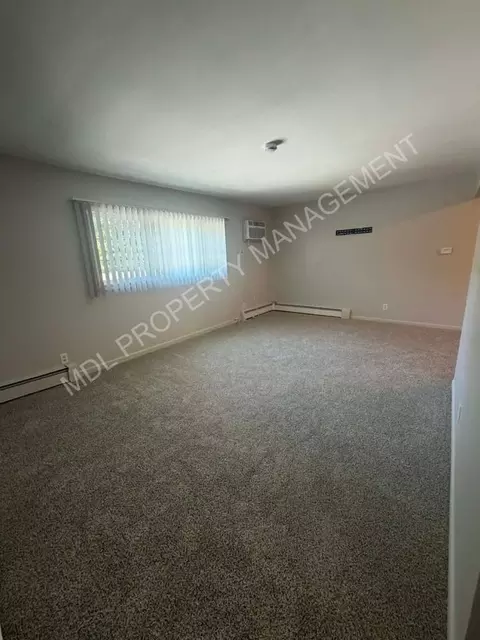 3121 Southfield Dr, Saginaw, MI 48601