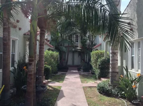 5212 Fountain Ave, Los Angeles, CA 90029