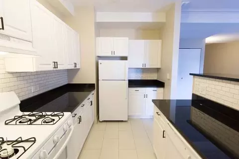 1642 E 56th St, Chicago, IL 60637