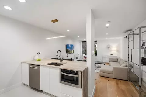 1425 P St NW, Washington, DC 20005 photo 8