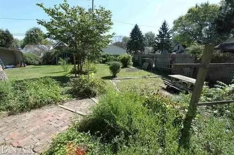 910 Summit St, Bloomington, IL 61701 photo 12