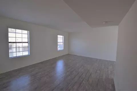 24822 Walnut St, Newhall, CA 91321
