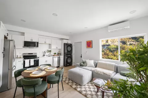 6170 Akins Ave, San Diego, CA 92114