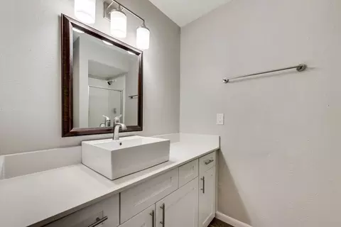 4310 W Northgate Dr, Irving, TX 75062 photo 13