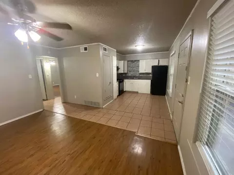 2415 Charlotte St, Denton, TX 76201