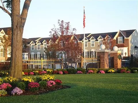 Charleys Pl, Bay Shore, NY 11706