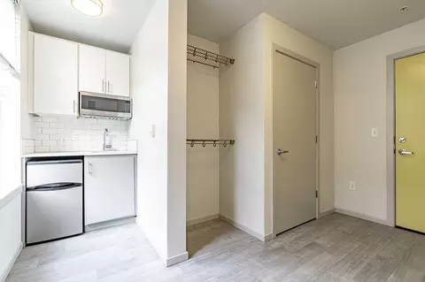 2250 NW Thurman St, Portland, OR 97210