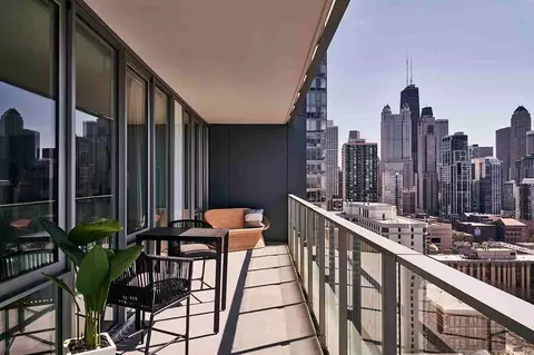 228 W Hill St, Chicago, IL 60610 photo 9