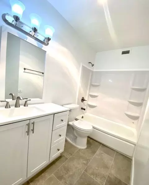 2580 E Tahquitz Canyon Way, Palm Springs, CA 92262