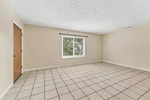 410 W Franklin St, Waxahachie, TX 75165