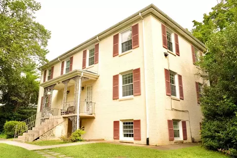 101 Bollingwood Rd, Charlottesville, VA 22903