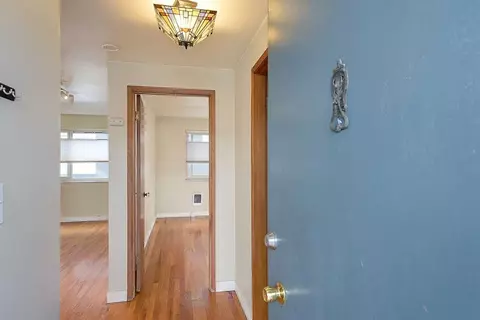 5247 15th Ave NE, Seattle, WA 98105