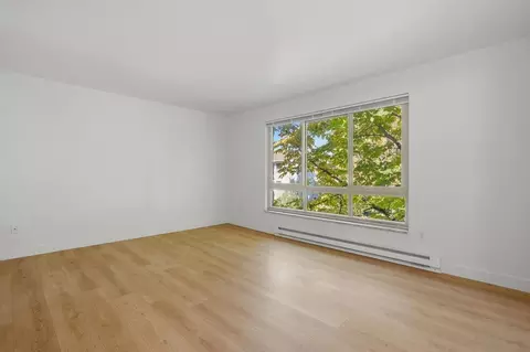 5247 15th Ave NE, Seattle, WA 98105
