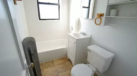 2330 N Spaulding Ave, Chicago, IL 60647 photo 13