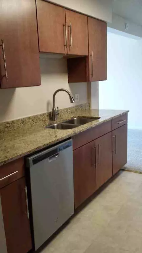 535 South 37th Street, Omaha, NE 68105 photo 29