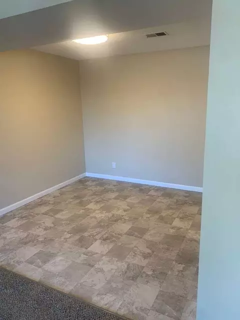 535 South 37th Street, Omaha, NE 68105 photo 13
