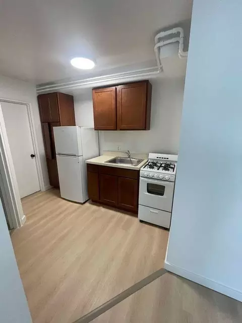 3382 Harvard Rd, Royal Oak, MI 48073