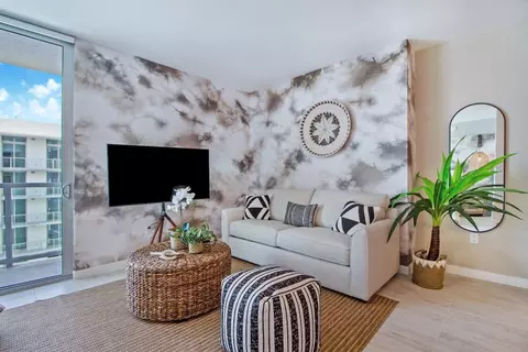 Biscayne Blvd, Miami, FL 33137
