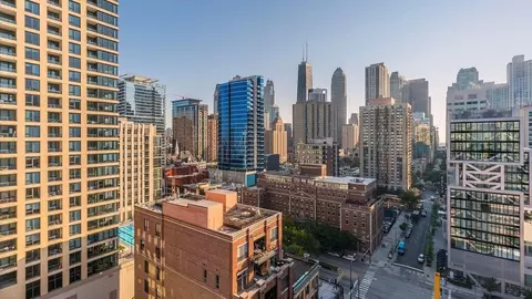 169 W Huron St, Chicago, IL 60654 photo 37